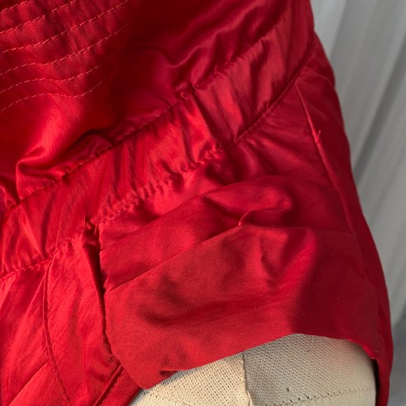 BOO RADLEY RED SLEEVLESS EXTENDABLE VEST (SZ 6) (NWT) - Picture 8 of 11